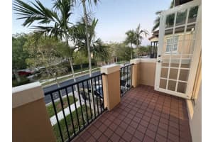 8706 Blaze Ct, Davie