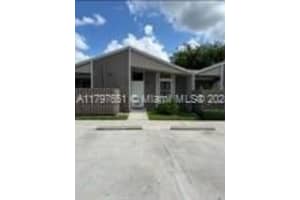 15712 Woodgate Ct B, Sunrise