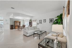 18417 Nw 9th Ct Pembroke Pines, FL 33029 - MLS#A11797759
