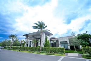 4672 Nw 83rd Pkwy, Doral