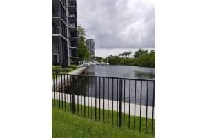 3475 N Country Club Dr 614, Aventura