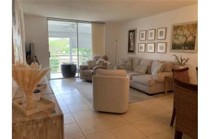 9621 Sunrise Lakes Blvd APT 211, Sunrise, FL 33322, - MLS#A11797890