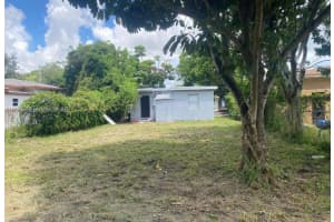 1860 NW 59th St, Miami, FL 33142, - MLS#A11797900