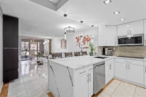 421 NE 14th Ave APT 103, Hallandale Beach, FL 33009, - MLS#A11798116
