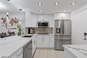 421 NE 14th Ave APT 103, Hallandale Beach, FL 33009, - MLS#A11798116