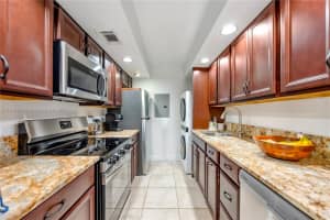 9456 SW 77th Ave APT T6, Miami, FL 33156, Sold 09/03/25