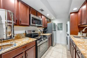 9456 SW 77th Ave APT T6, Miami, FL 33156, Sold 09/03/25