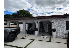 224 E 42nd St, Hialeah, FL 33013, - MLS#A11798124
