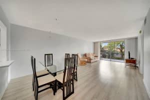 2571 Aragon Blvd APT 220, Sunrise, FL 33322, - MLS#A11798142