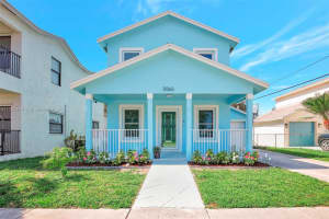 5565 SW 43rd St, Davie, FL 33314, Sold 07/15/25