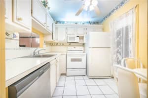 4701 NW 34th St 401, Lauderdale Lakes, FL 33319 - MLS#A11798245
