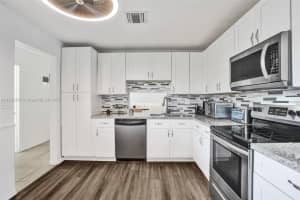 1233 Hampton Blvd North Lauderdale, FL 33068 - MLS#A11798268