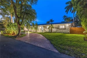 615 Ne 115th St, Biscayne Park