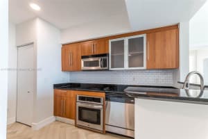 335 S Biscayne Blvd #1012, Miami, FL 33131, Sold 10/20/25