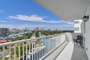 137 Golden Isles Dr 1105, Hallandale Beach