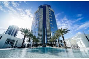 851 Ne 1st Ave 2703, Miami