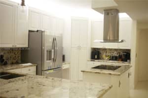 10710 NW 66th St, Doral, FL 33178, Sold 07/31/25
