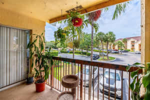 7620 Westwood Dr APT 216, Tamarac, FL 33321, Sold 09/09/25