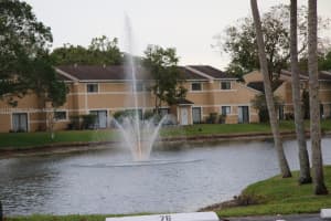 200 W Palm Cir W 104, Pembroke Pines