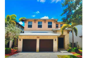 10464 Nw 70th Ln, Doral