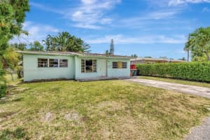 613 SW 6th St, Hallandale Beach, FL 33009, Sold 08/08/25