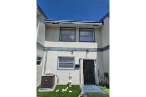 7904 Sw 8th St, North Lauderdale
