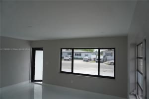 621 E 55th St Hialeah, FL 33013 - MLS#A11799081
