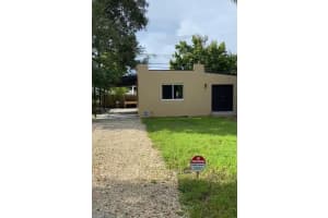 329 Nw 44th St, Miami