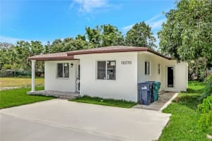 10370 Sw 174th Ter, Miami