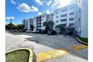 8145 Nw 7th St 211, Miami