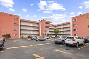 8401 NW 8th St APT 401, Miami, FL 33126, - MLS#A11799391