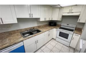 10000 Nw 80th Ct 2416 Hialeah Gardens, FL 33016 - MLS#A11799404