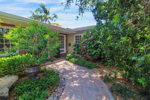 8345 SW 143rd St, Palmetto Bay, FL 33158, Sold 08/29/25