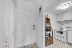 4550 NW 9th St APT 106E, Miami, FL 33126, - MLS#A11799499