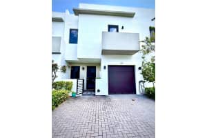 535 SW 91st Pl, Miami, FL 33174, Sold 06/02/25