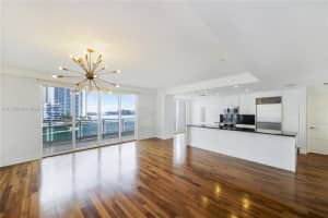 901 Brickell Key Blvd 607, Miami
