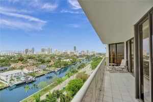 3598 Yacht Club Dr 1101, Aventura
