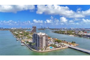 801 N Venetian Dr 208, Miami Beach