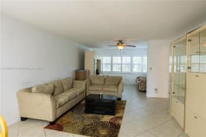 9310 Sunrise Lakes Blvd, Sunrise, FL 33322, Sold 06/25/25