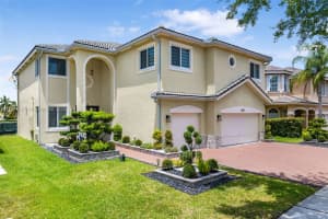 16351 SW 14th St, Pembroke Pines, FL 33027, Sold 08/22/25