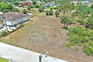 914 S Mercury Ave Lehigh Acres, FL 33974 - MLS#A11799826