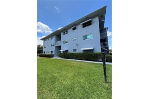 940 Hillcrest Ct APT 112, Hollywood, FL 33021, Sold 09/03/25