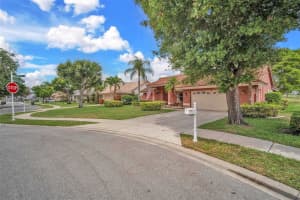 6684 Brookhurst Cir Lake Worth, FL 33463 - MLS#A11799884