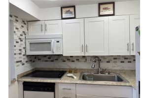9021 Sunrise Lakes Blvd 115, Sunrise