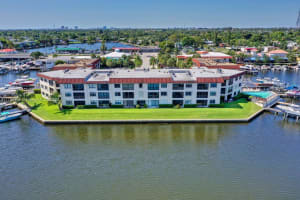 313 Lake Cir 111, North Palm Beach