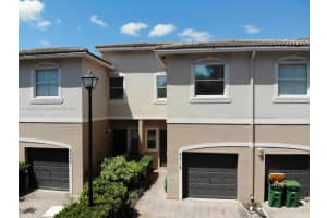 8318 Lagos De Campo Blvd, Tamarac, FL 33321, Sold 06/27/25
