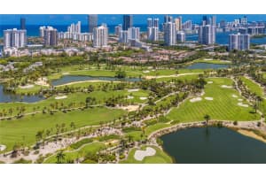 20379 W Country Club Dr 1237, Aventura