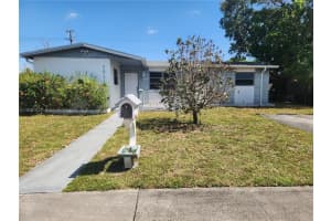 1011 Ne 196th St, Miami