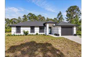 631 S Summit AVE, Lehigh Acres, FL 33974 - MLS#A11800223
