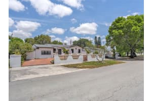 341 Pash E Ho Wa Dr, Hialeah, FL 33010, Sold 07/31/25